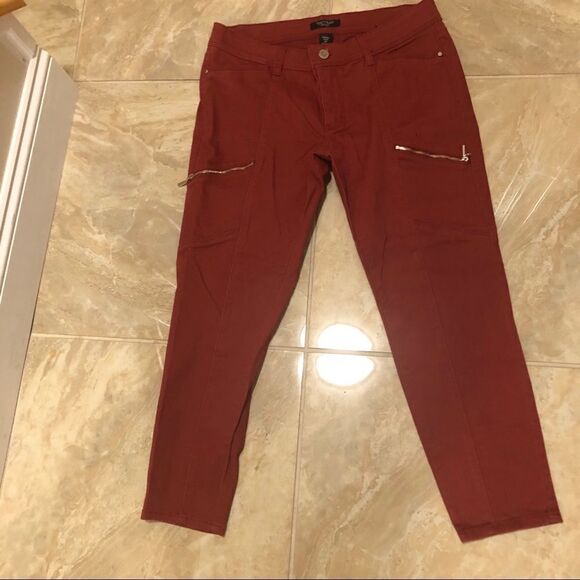 White House Black Market Denim - NWOT skinny crop jeans red size 10P